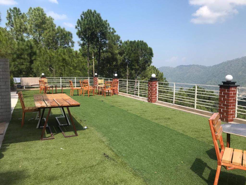 Host Jatin Kasauli Crest 7O1827O7O3 아파트 외부 사진