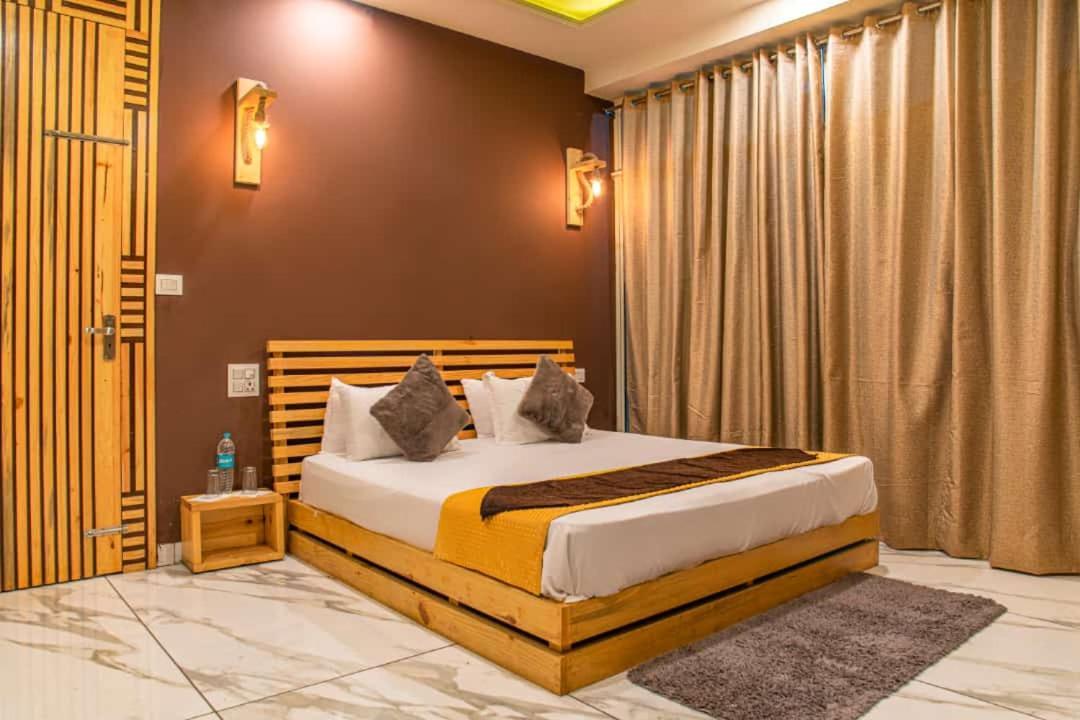 Host Jatin Kasauli Crest 7O1827O7O3 아파트 외부 사진