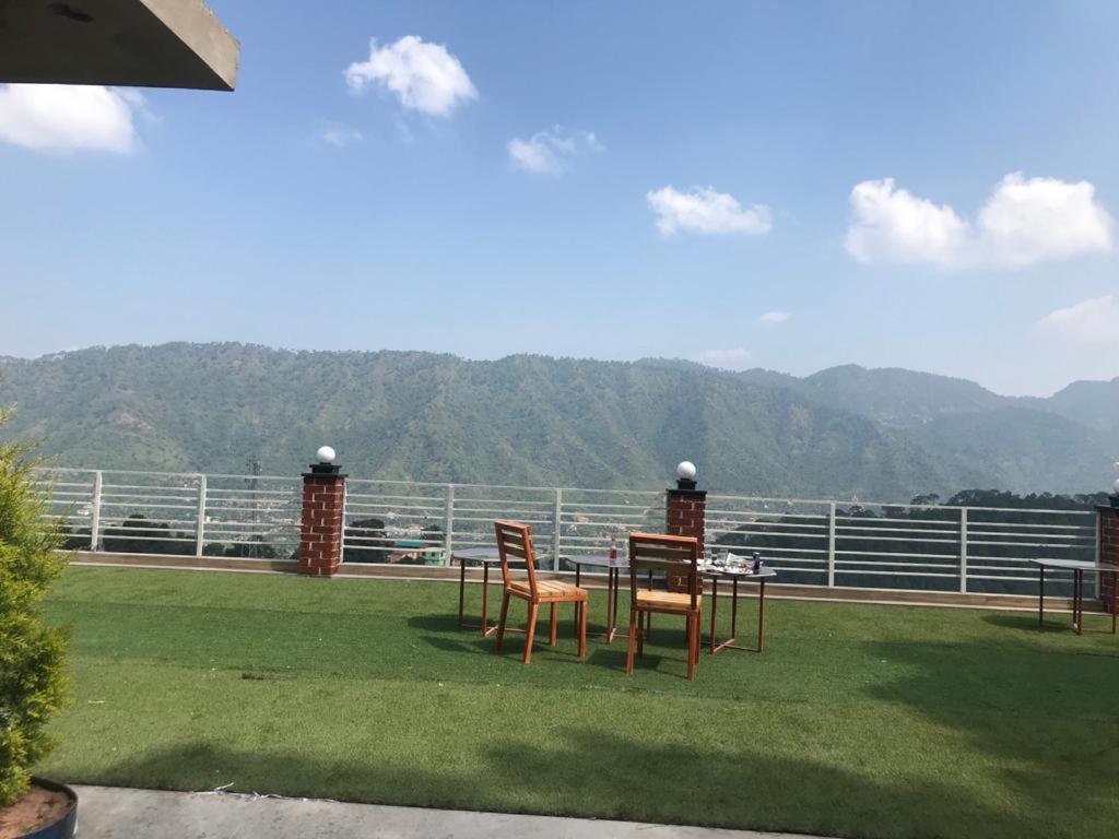 Host Jatin Kasauli Crest 7O1827O7O3 아파트 외부 사진